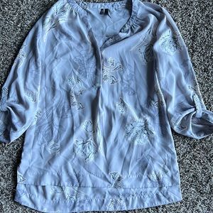 Pretty lavender purple top.